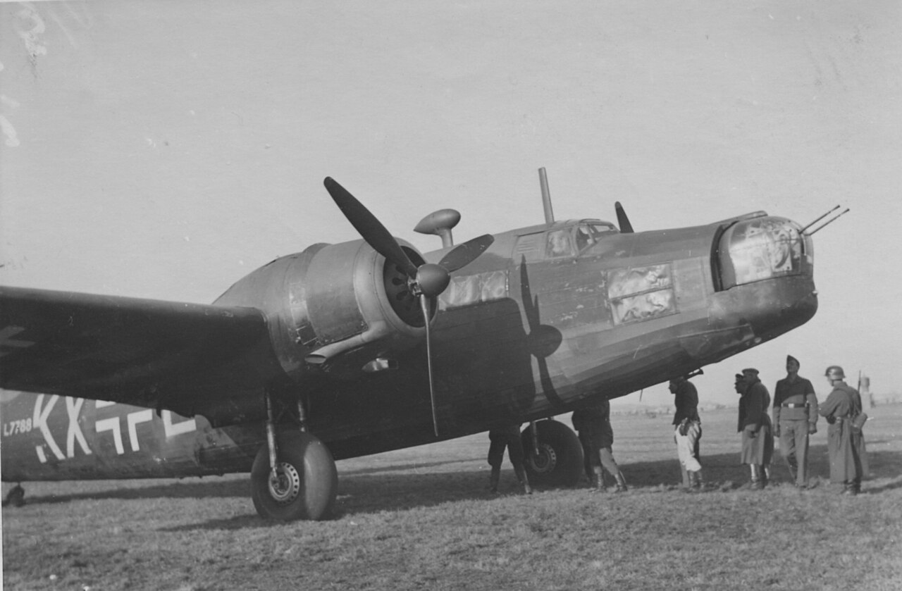 Wellington KX-E 311. perutě po nouzovém přistání v Nizozemsku
